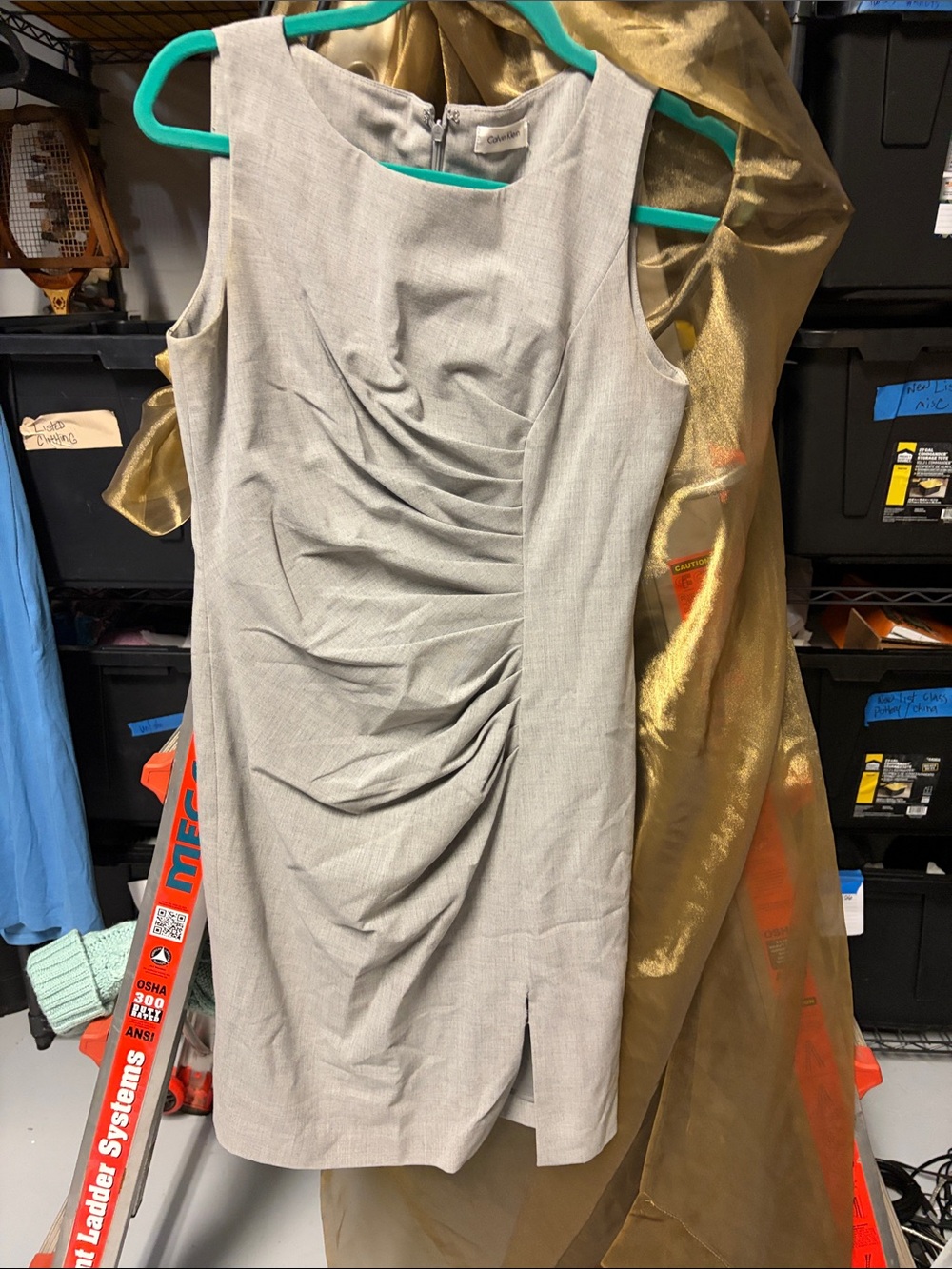 Classic Sleeveless Ruched Sheath Dress - Gray
Calvin Klein Small